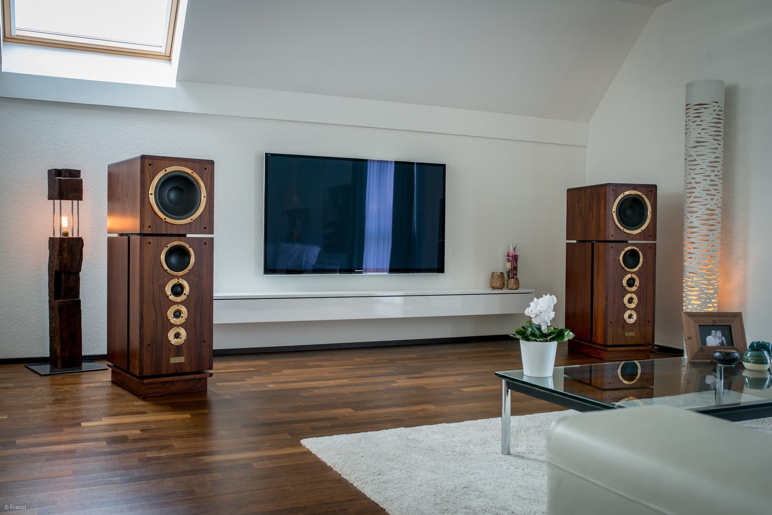 loewe iconic oled design tv